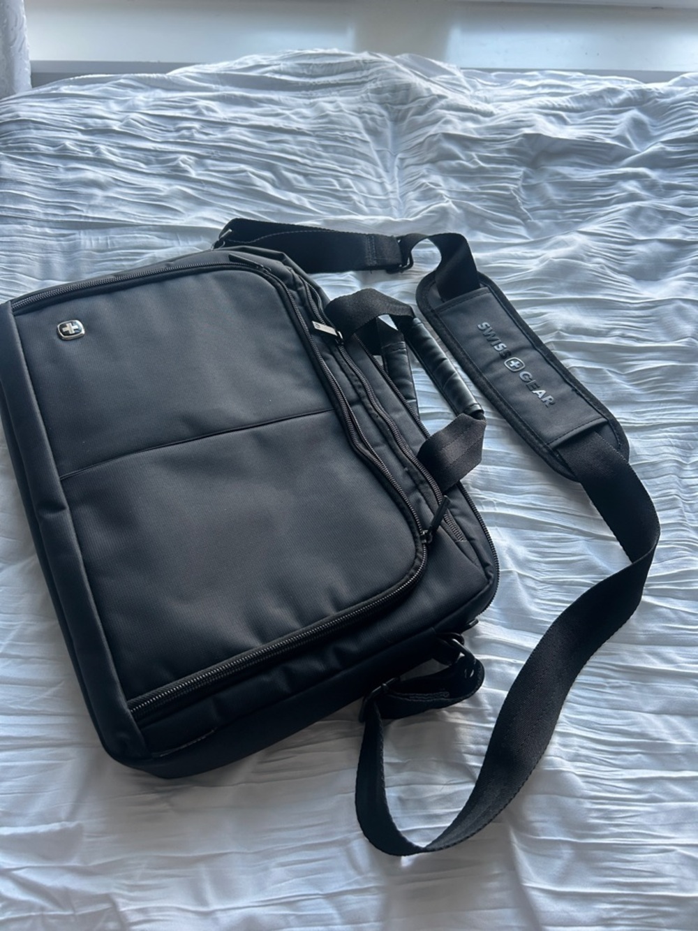 SwissGear 16" x 11" Black Padded Laptop Briefcase Adjustable Shoulder Strap